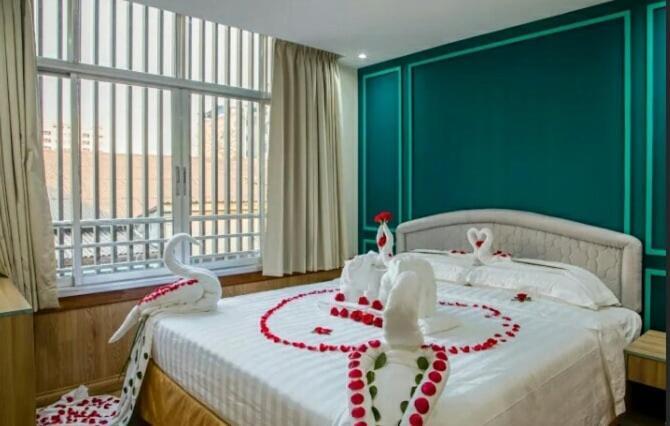 Sanctuary Hotel Rangoon Buitenkant foto